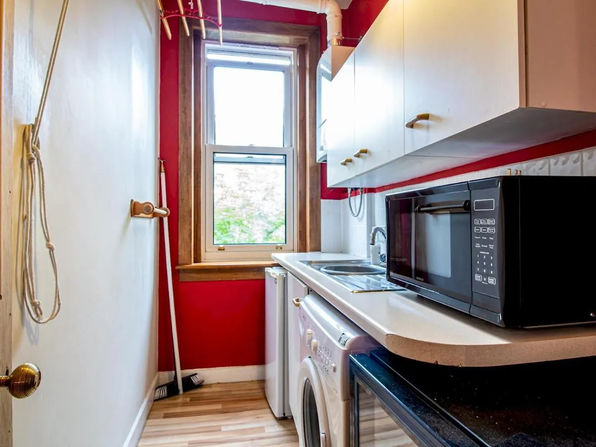 Pass The Keys Beautiful And Bright Georgian Style Morningside Apartment Edinburgh 0*,  United Kingdom